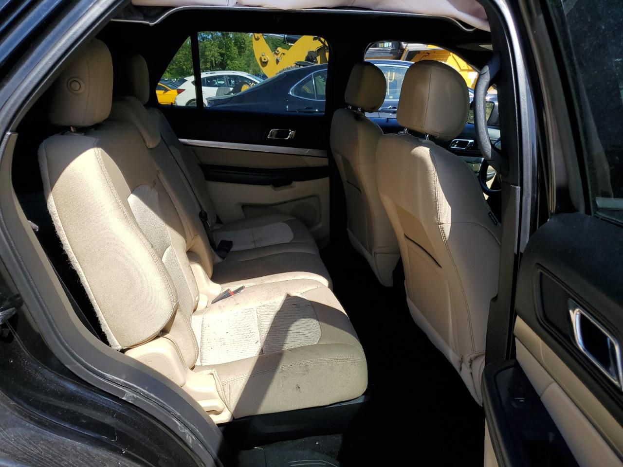 Ford Explorer Image 10