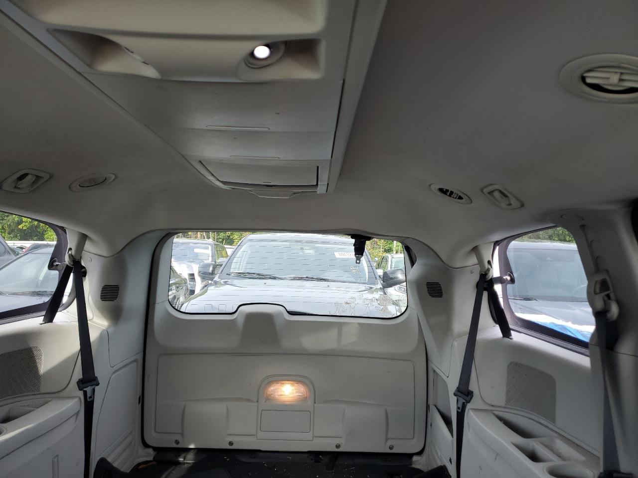 Dodge Caravan Sxt Image 8