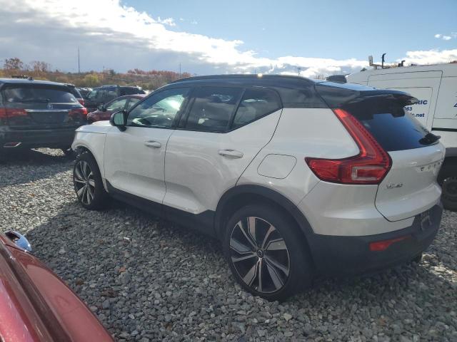 Volvo XC40 Recharge Image 13