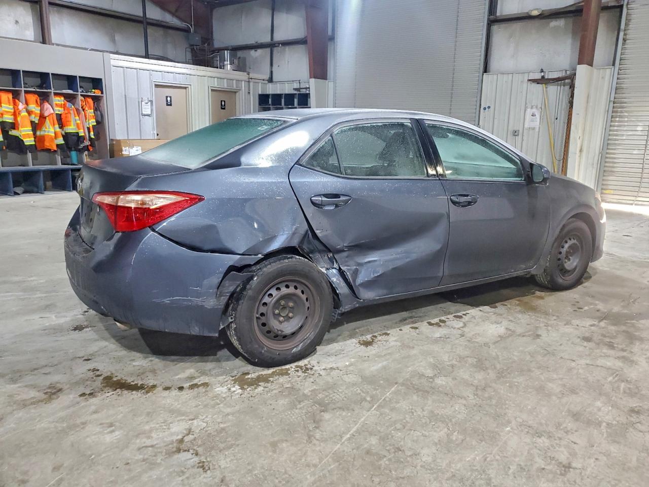 Toyota Corolla L Image 3