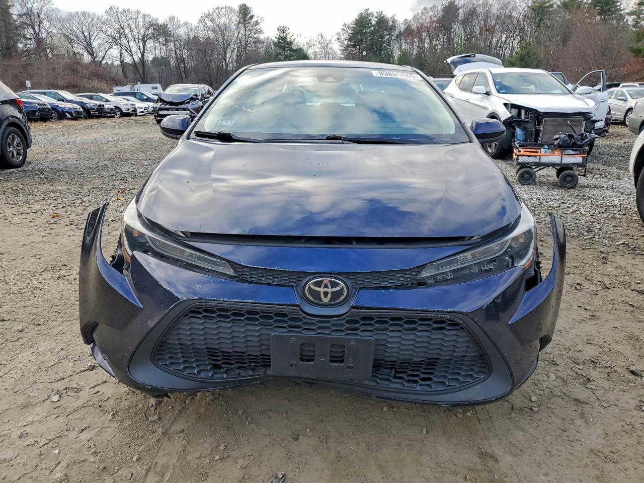 Toyota Corolla Le Image 4