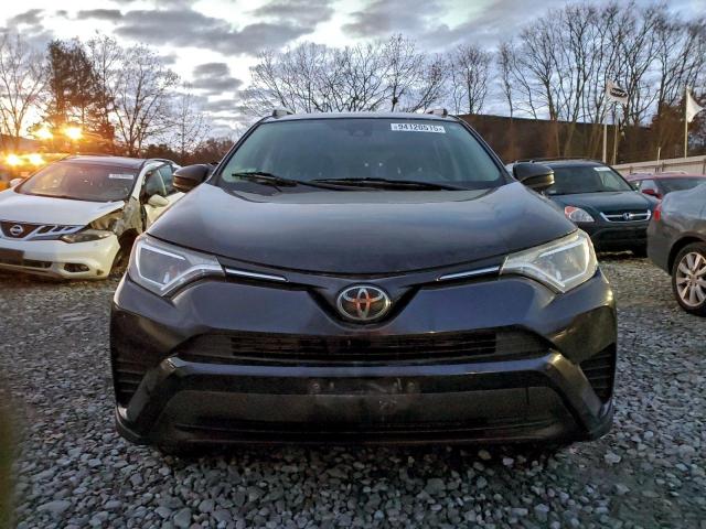 Toyota RAV4 Le Image 4