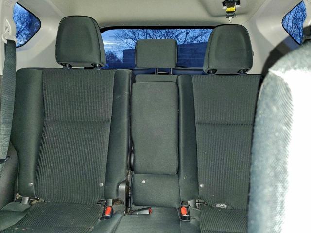 Toyota RAV4 Le Image 8