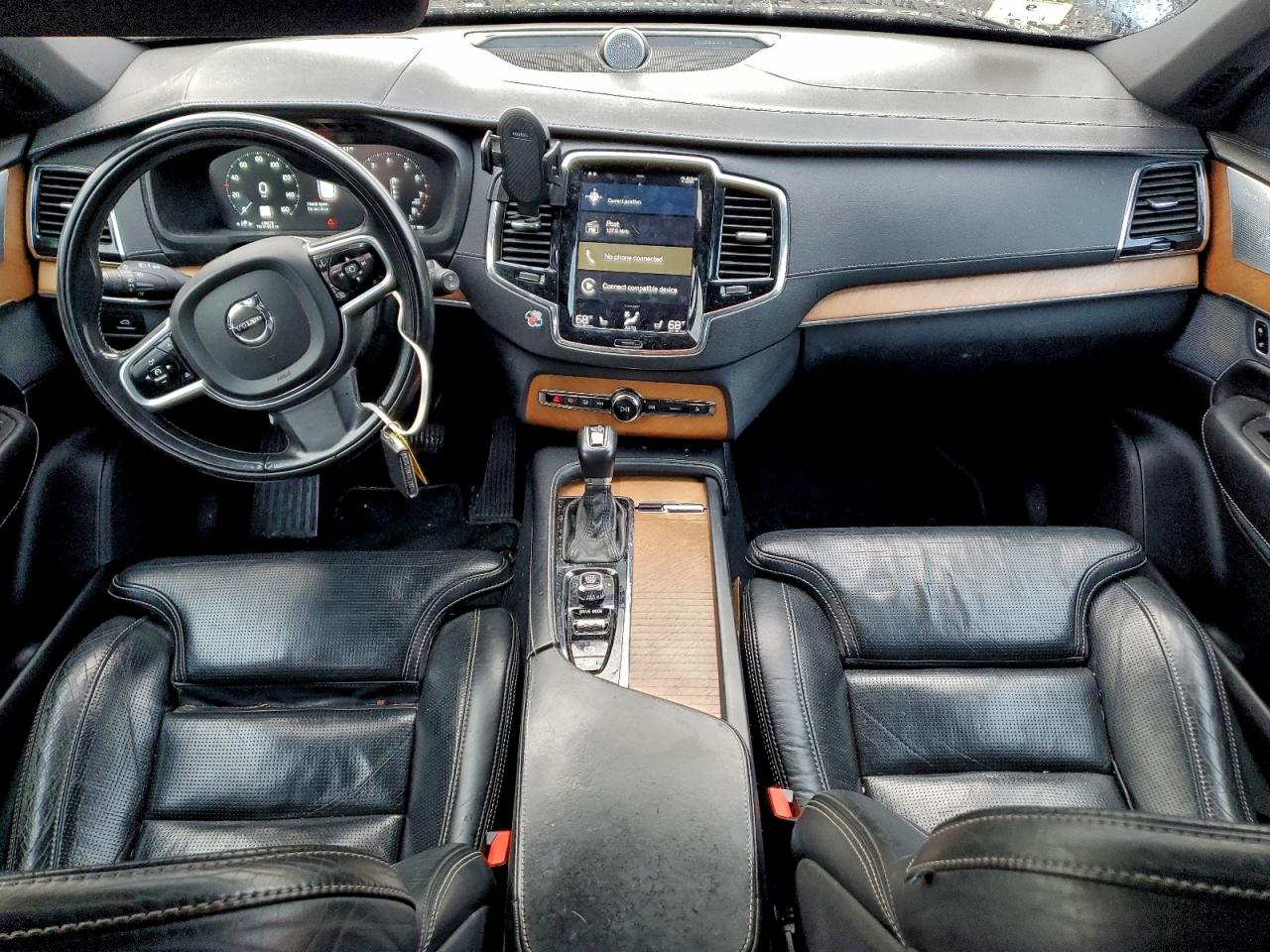 Volvo XC90 T6 Image 3