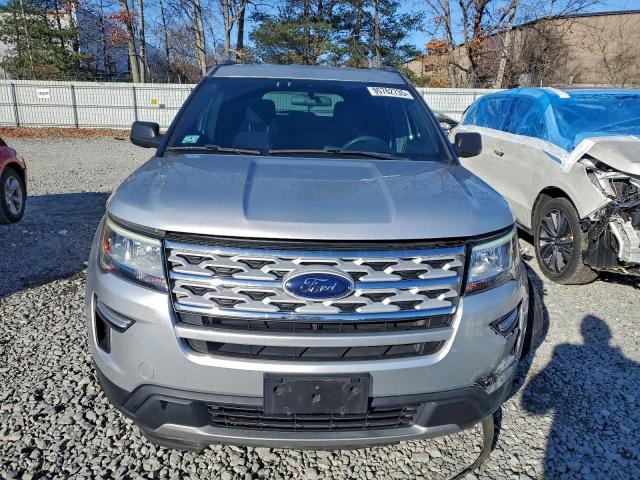 Ford Explorer Xlt Image 11
