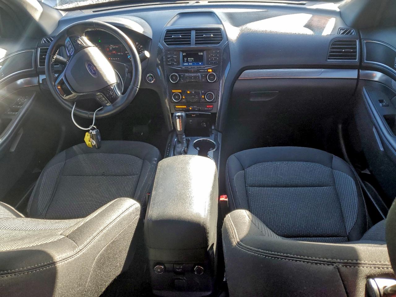 Ford Explorer Xlt Image 4