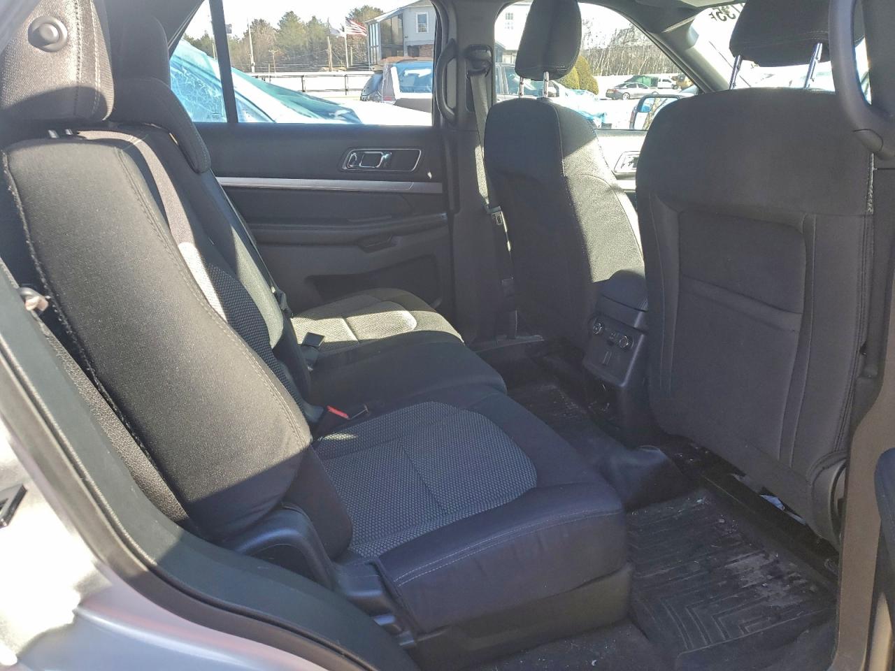 Ford Explorer Xlt Image 3