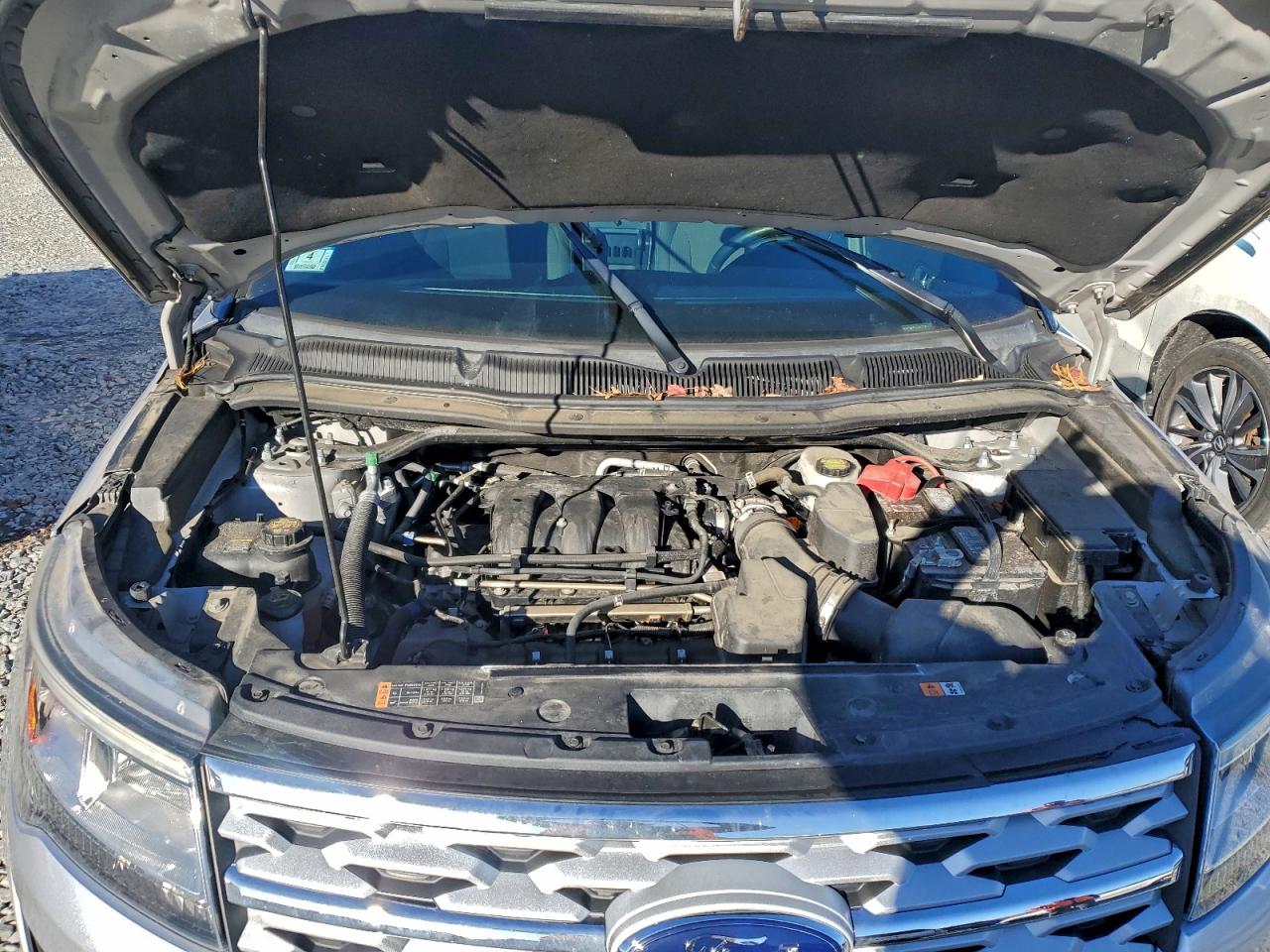 Ford Explorer Xlt Image 5