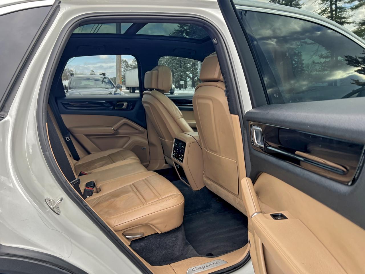 Porsche Cayenne Se Hybrid Image 4