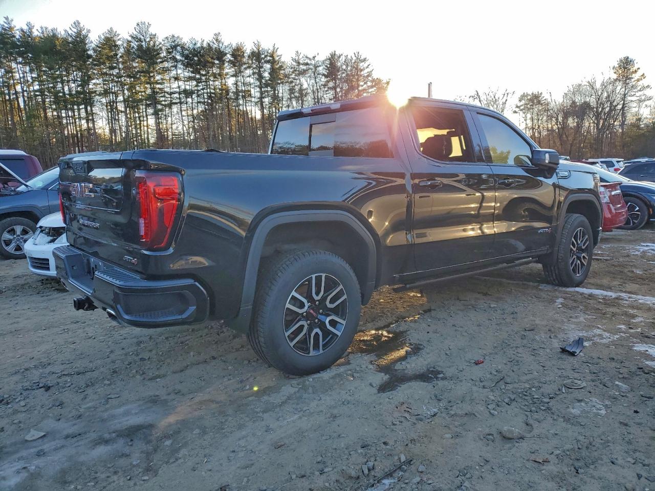 GMC Sierra K1500 At4 Image 2