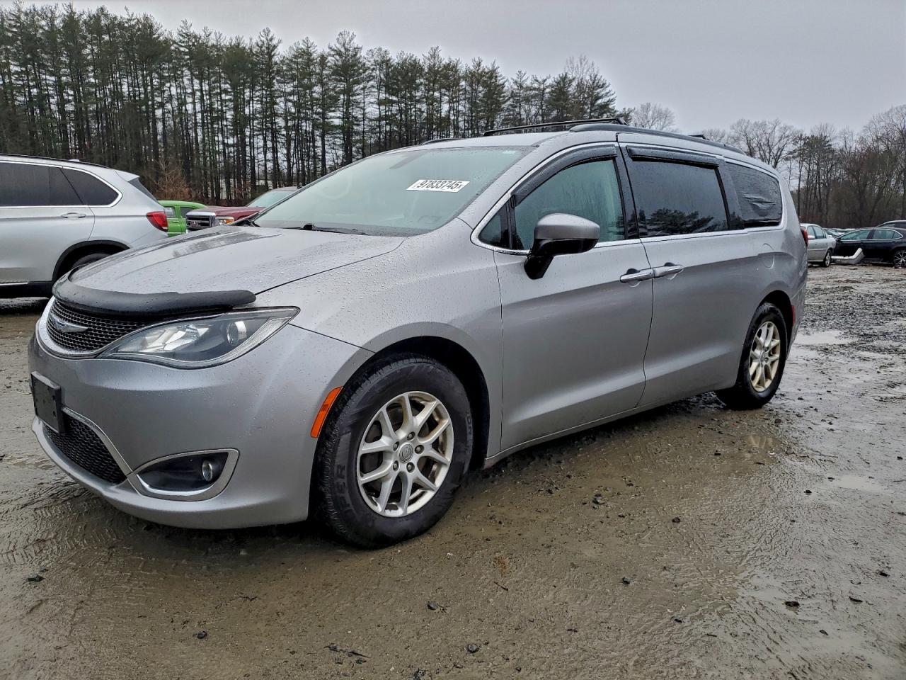 Chrysler Pacifica Touring L Image 1