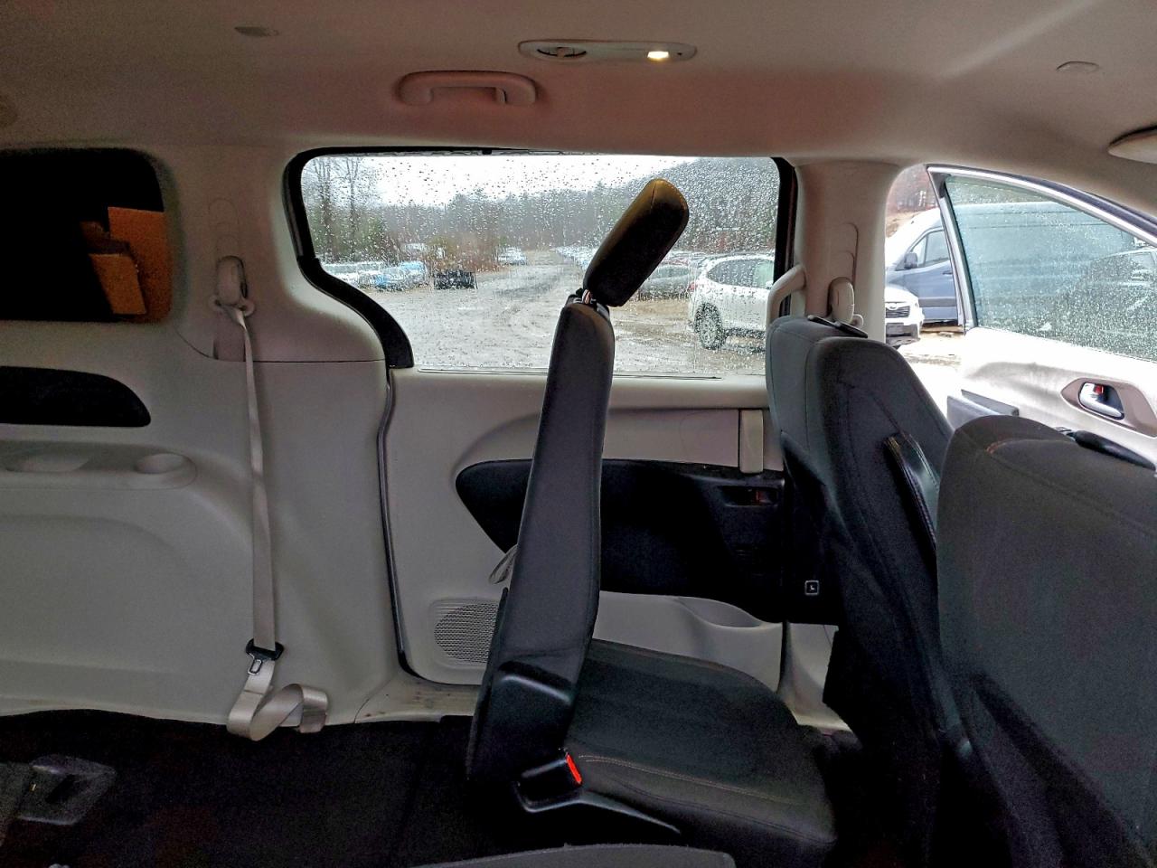 Chrysler Pacifica Touring L Image 8