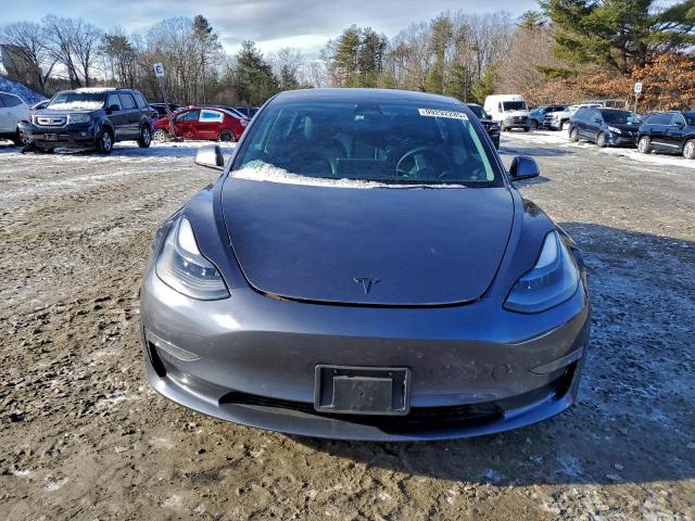 Tesla Model 3 Image 7
