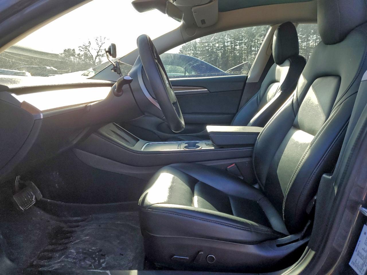 Tesla Model 3 Image 5