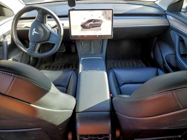 Tesla Model 3 Image 4