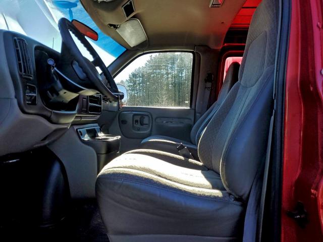 GMC Savana G1500 Image 11