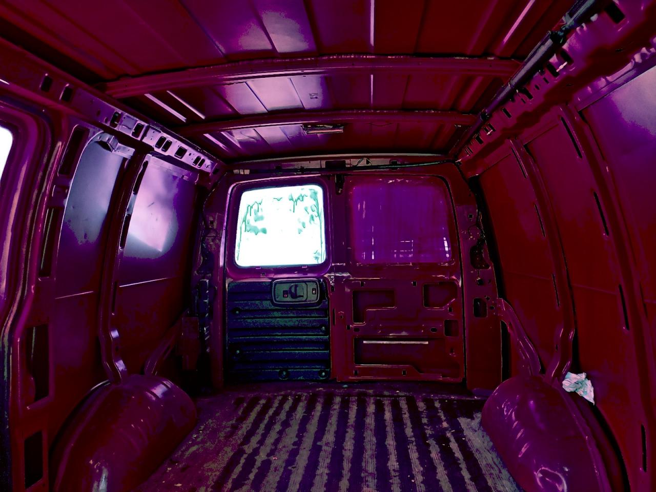 GMC Savana G1500 Image 13