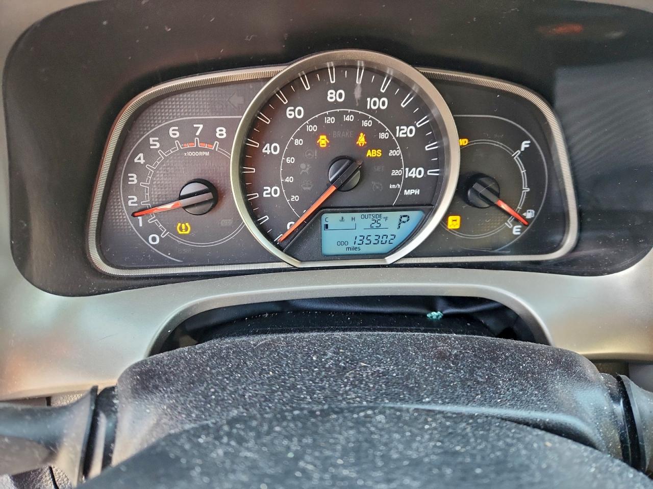 Toyota RAV4 Le Image 12