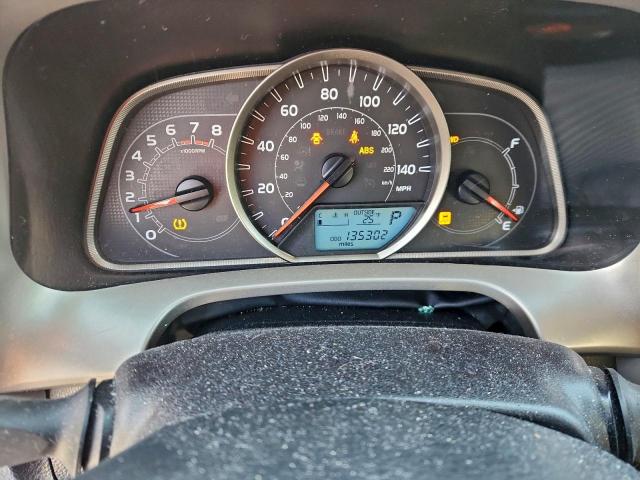 Toyota RAV4 Le Image 12