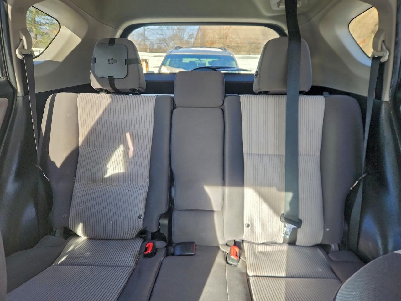 Toyota RAV4 Le Image 13