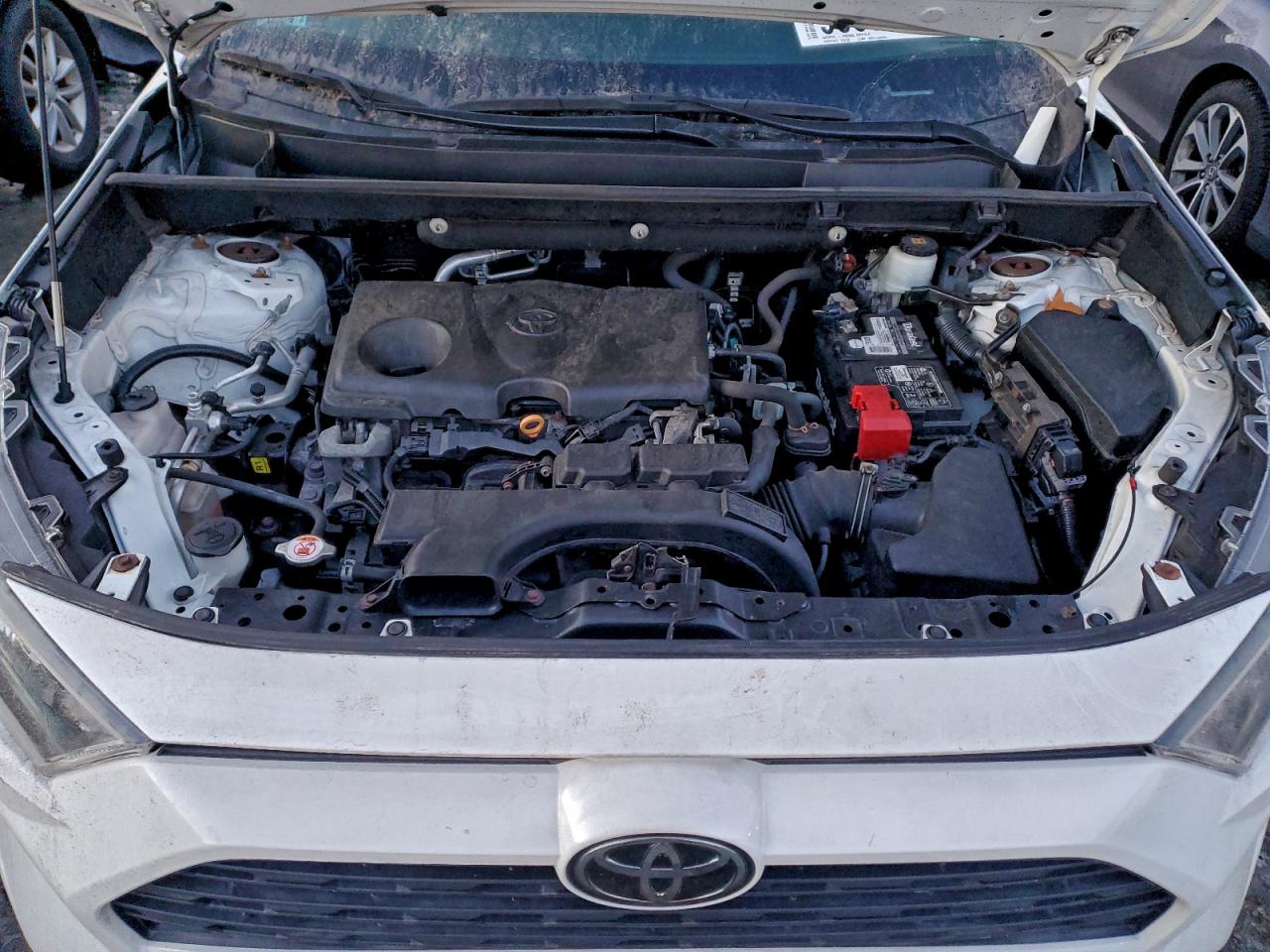 Toyota RAV4 Le Image 10