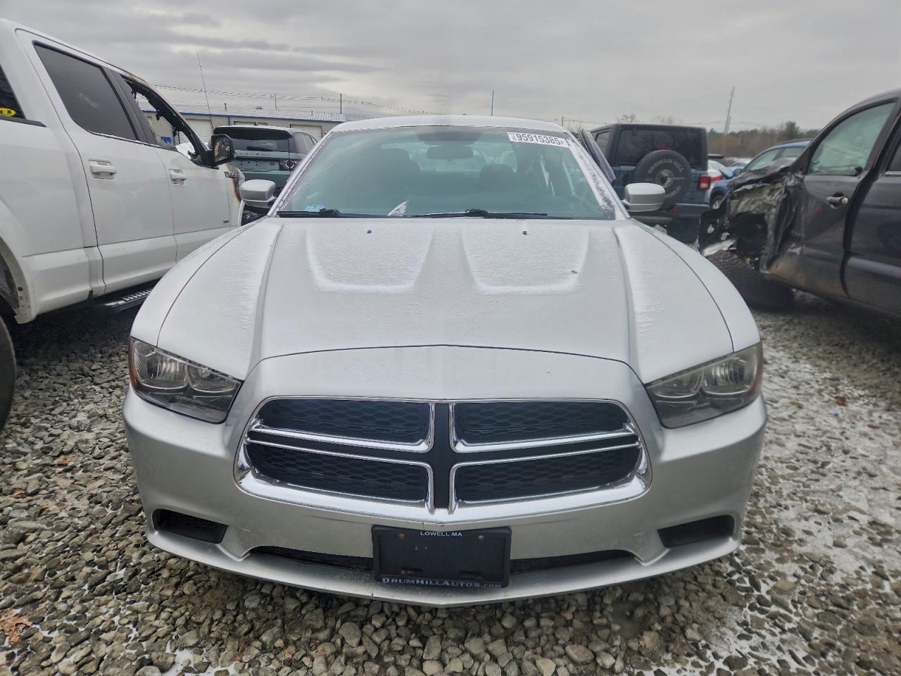 Dodge Charger Se Image 4