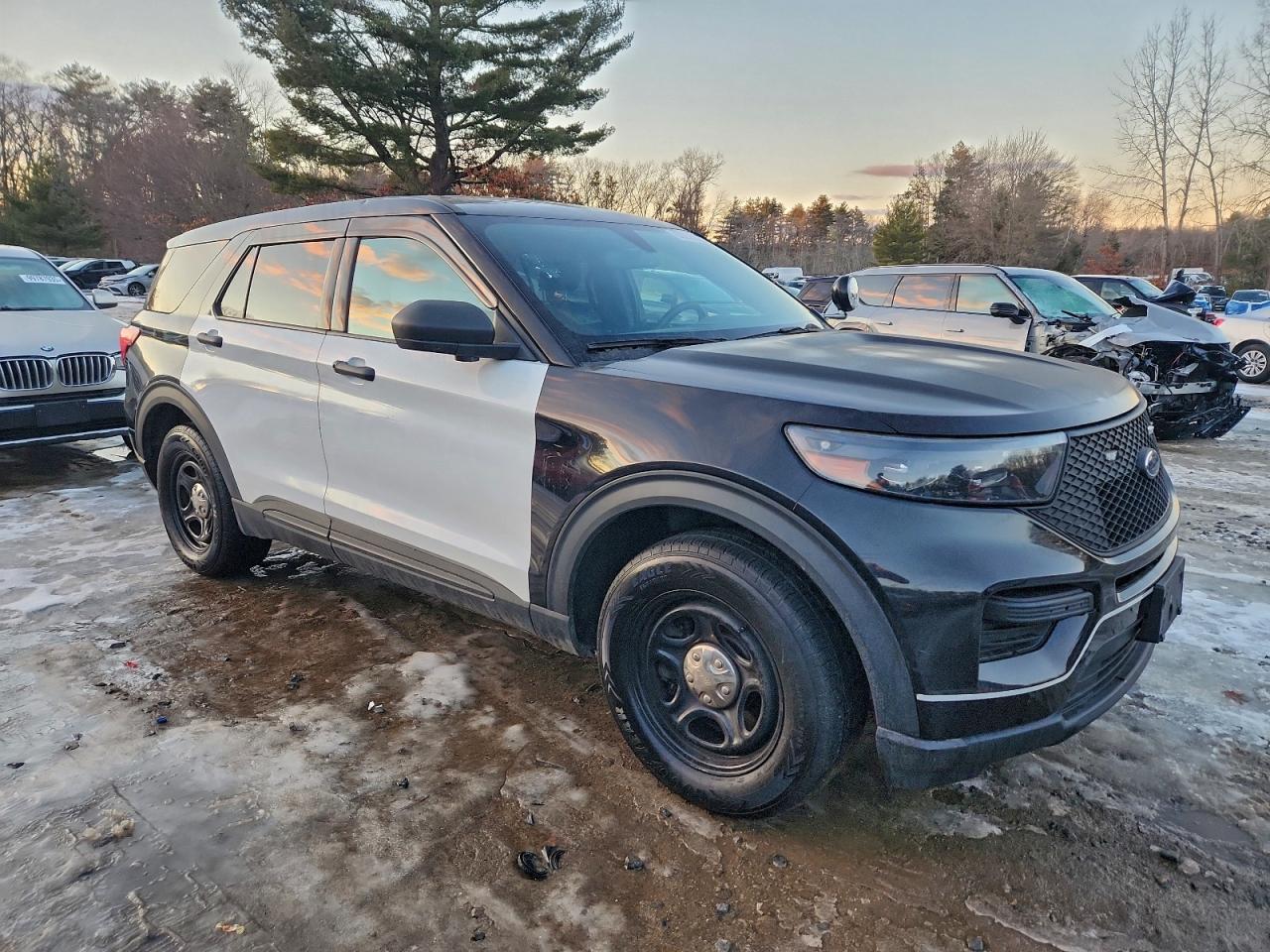 Ford Explorer Police Interceptor Image 9