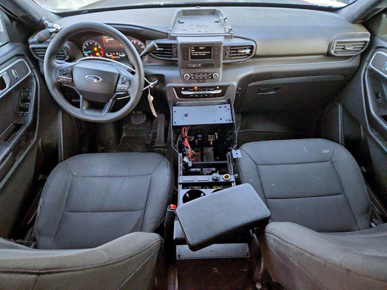Ford Explorer Police Interceptor Image 11