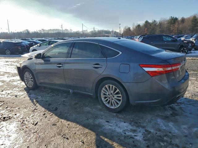 Toyota Avalon Hybrid Image 3