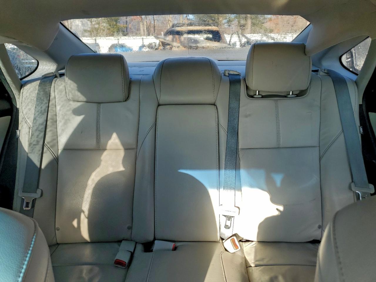 Toyota Avalon Hybrid Image 2