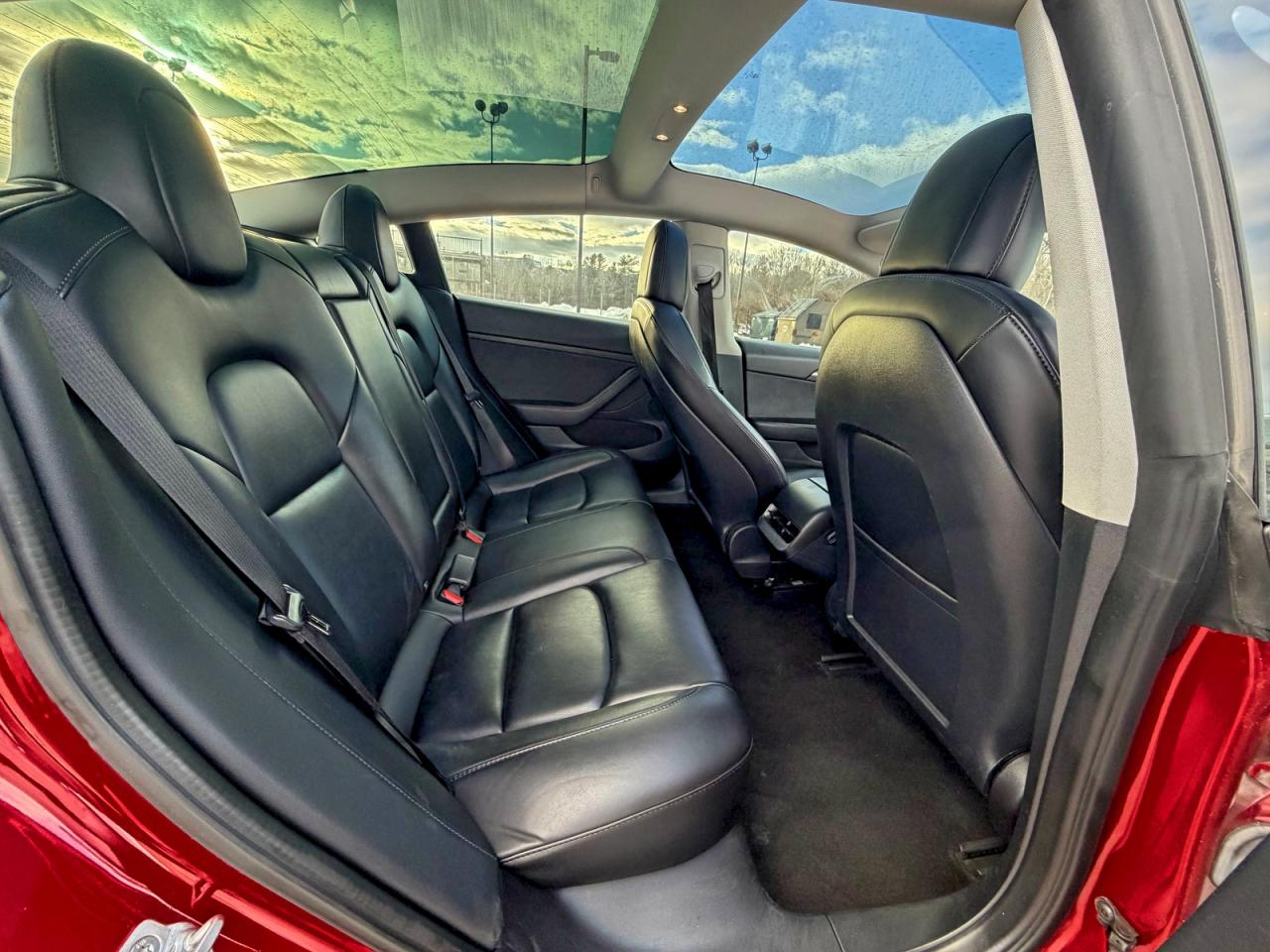 Tesla Model 3 Image 5