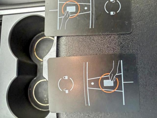 Tesla Model 3 Image 7