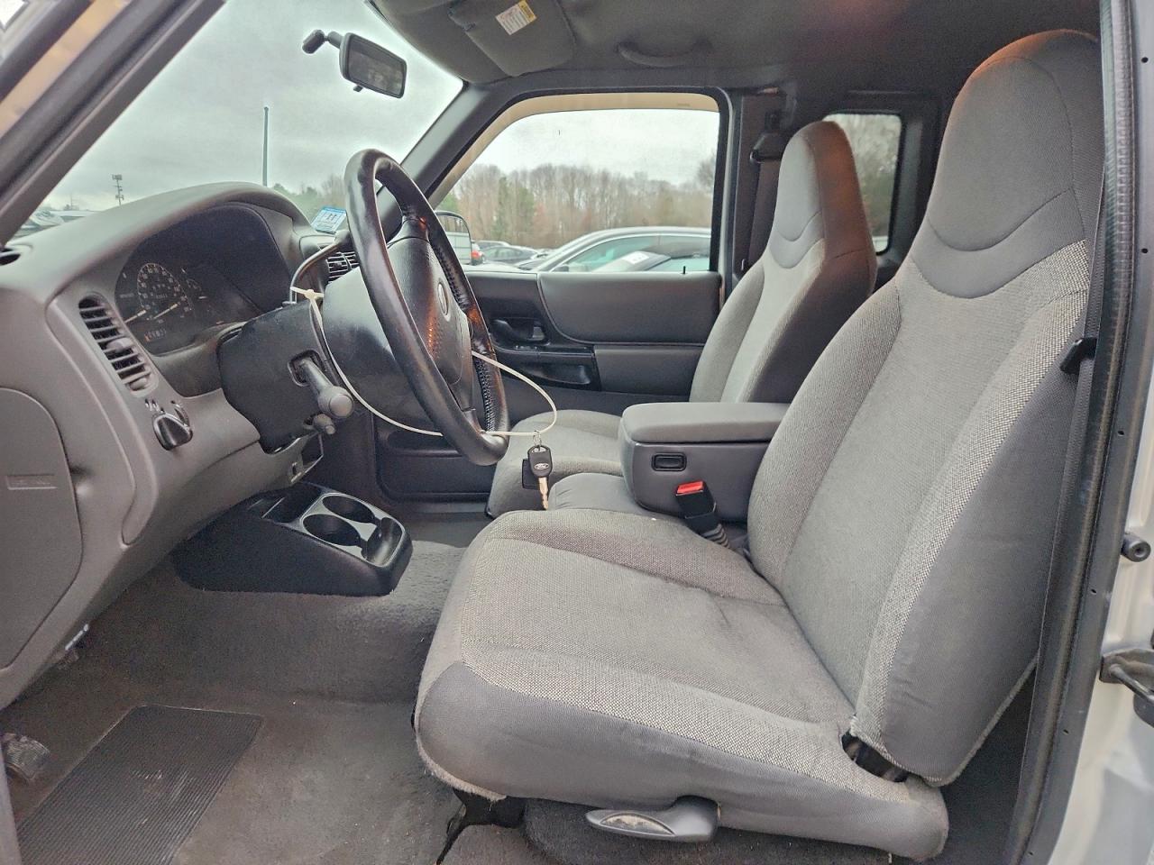 Ford Ranger Super Cab Image 4