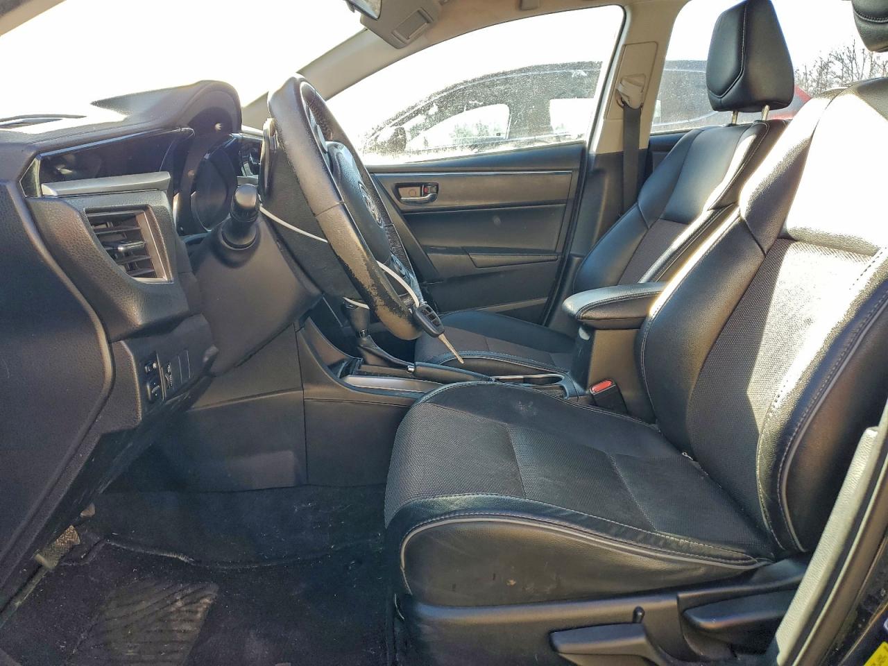 Toyota Corolla L Image 9