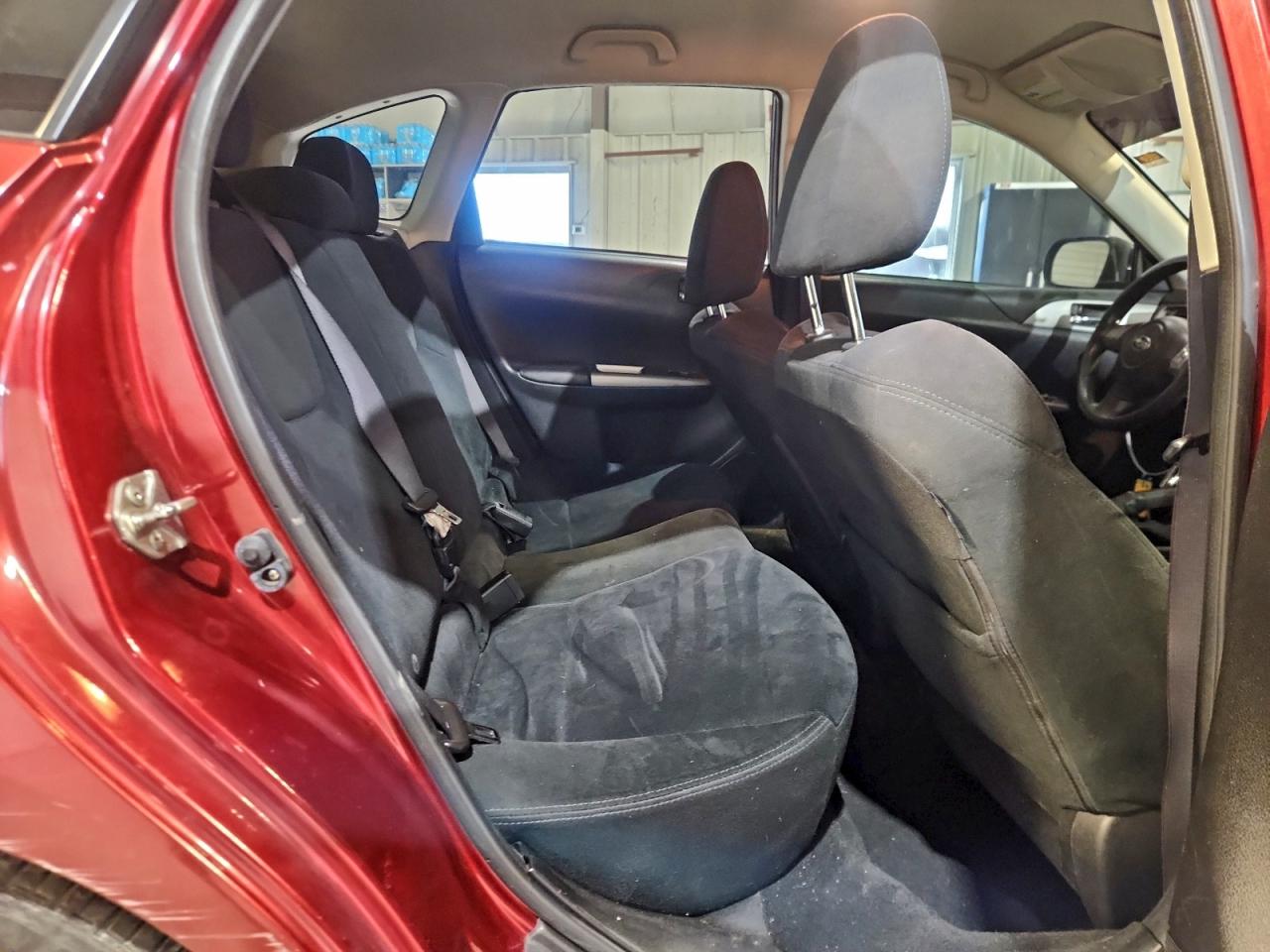 Subaru Impreza 2.5i Image 10