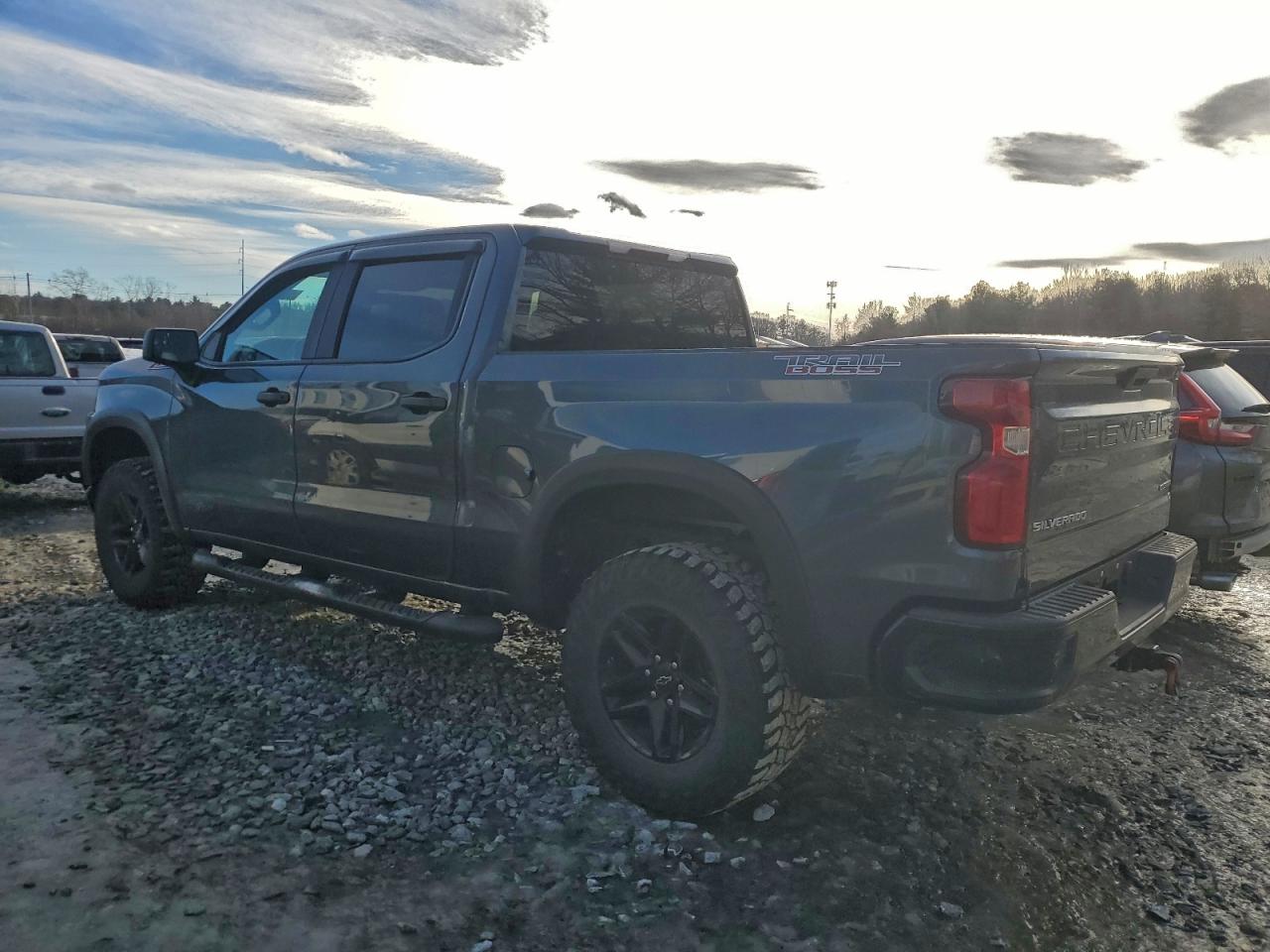 Chevrolet Silverado K1500 Trail Boss Custom Image 4