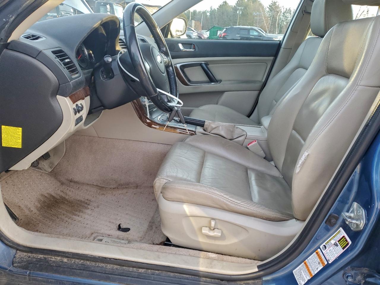 Subaru Outback 2.5i Limited Image 8