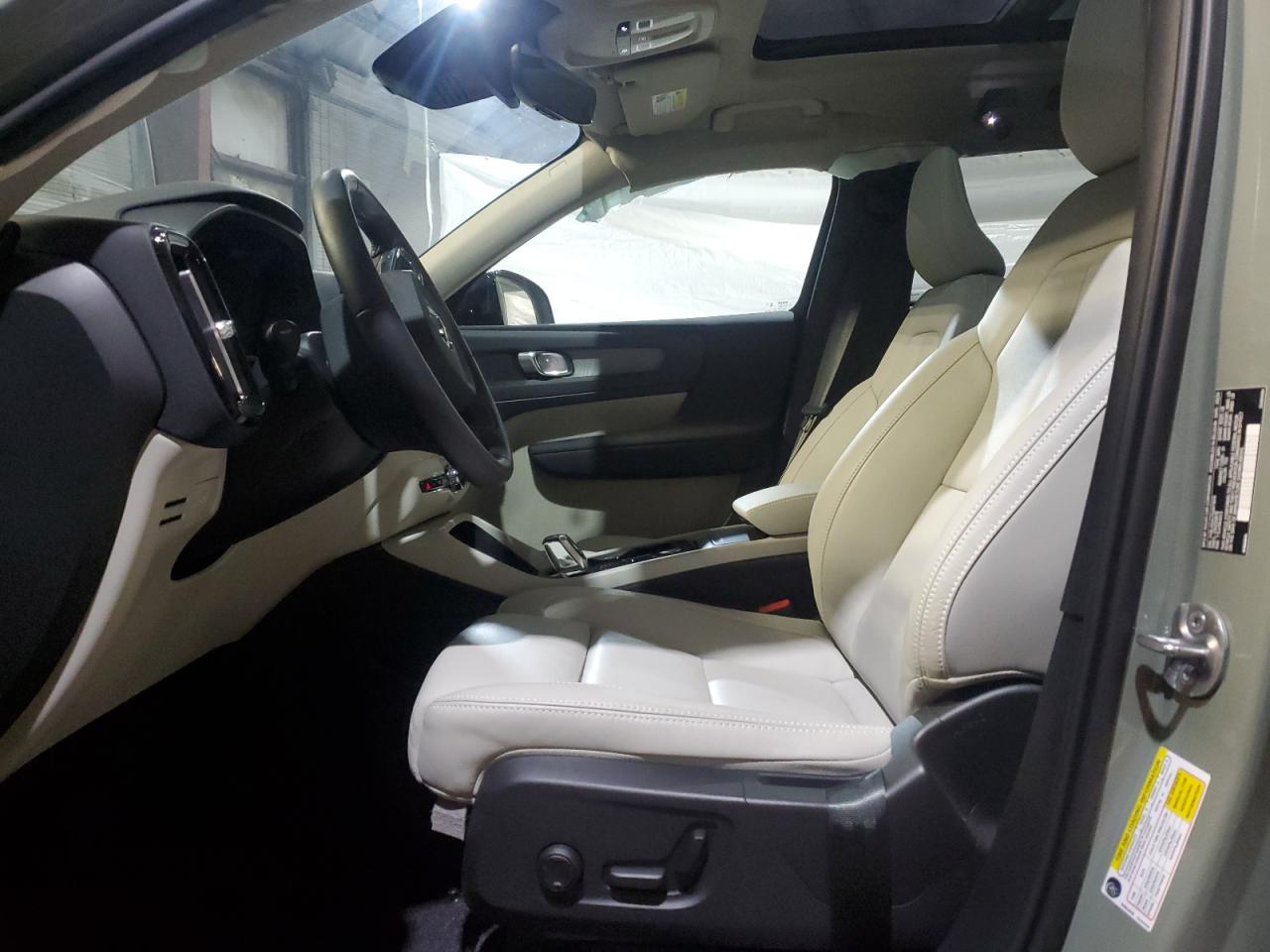 Volvo Xc40 Plus Plus Image 6