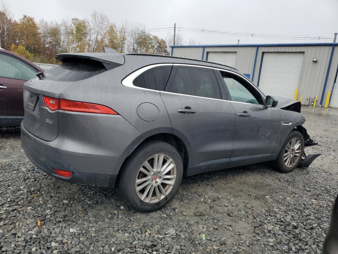 Jaguar F-PACE Prestige Image 3