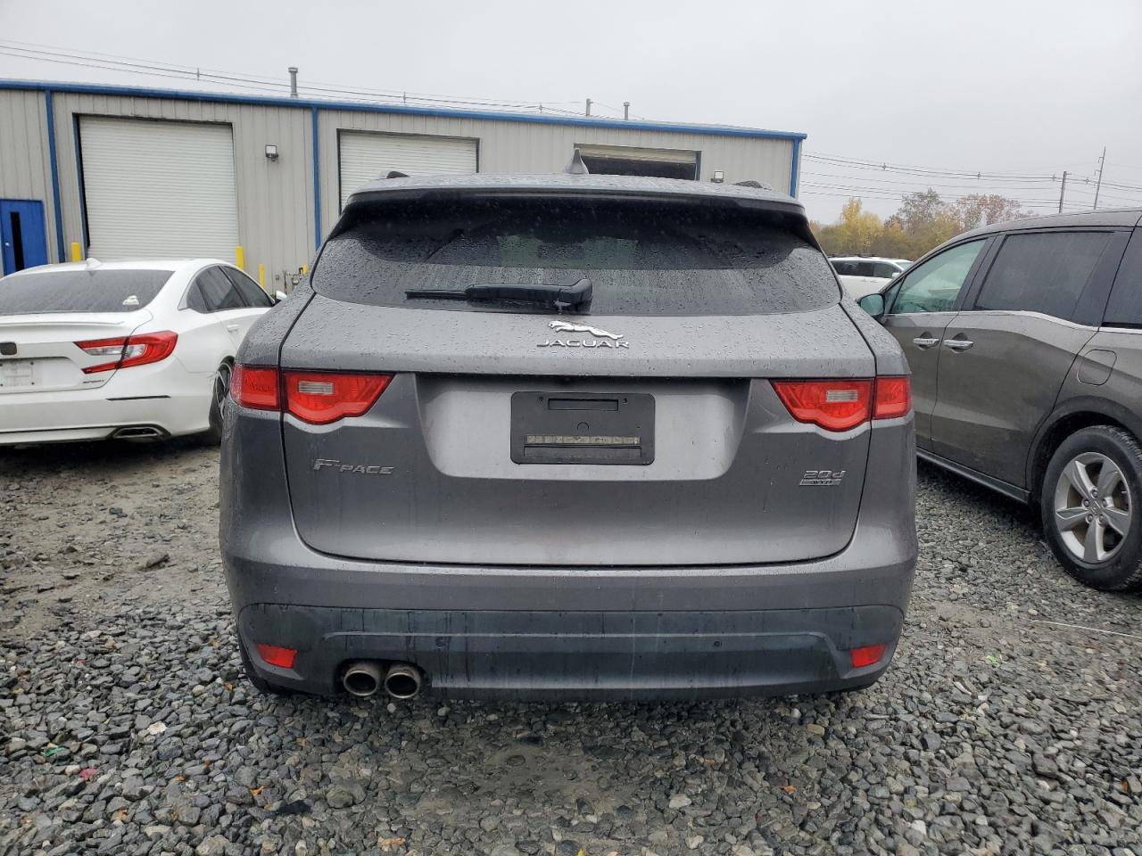 Jaguar F-PACE Prestige Image 5