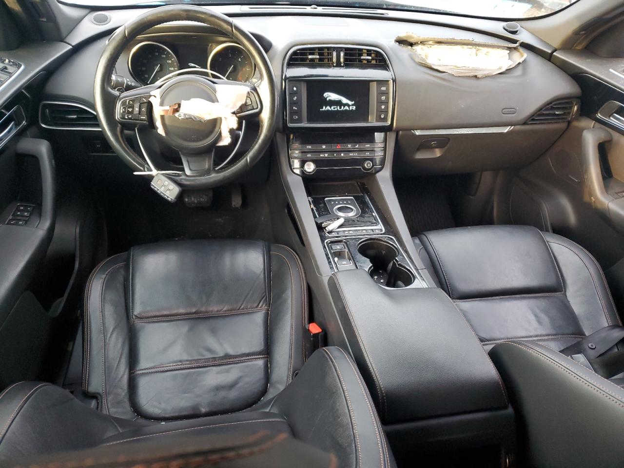 Jaguar F-PACE Prestige Image 9