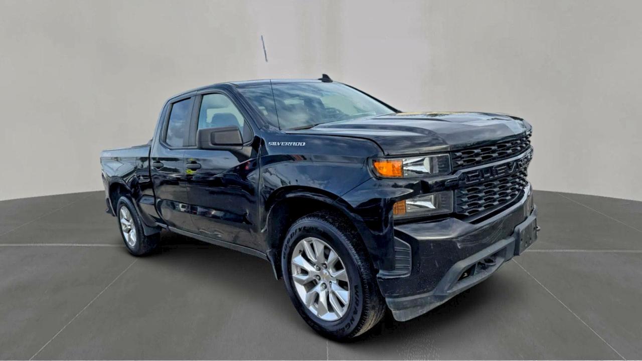 Chevrolet Silverado K1500 Custom Image 1