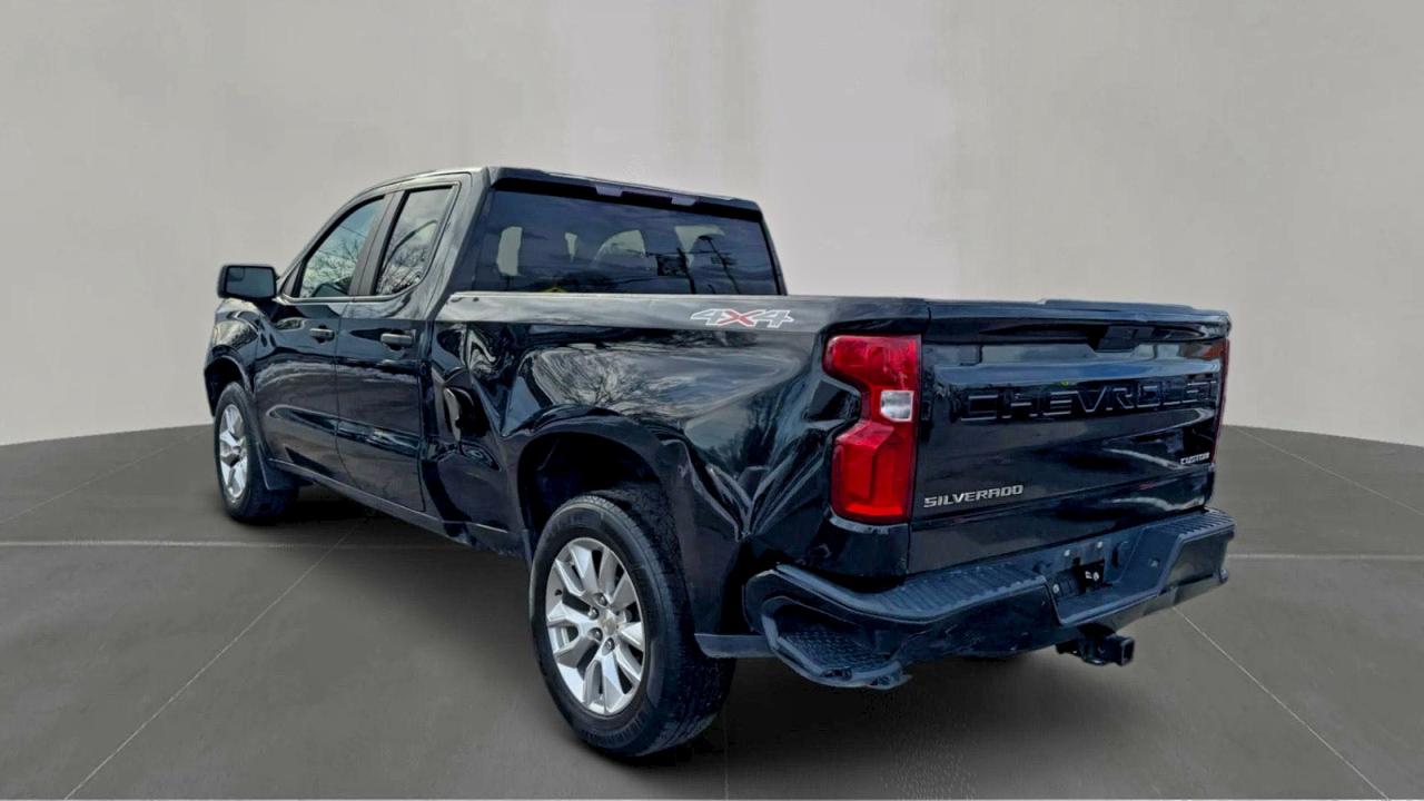 Chevrolet Silverado K1500 Custom Image 3