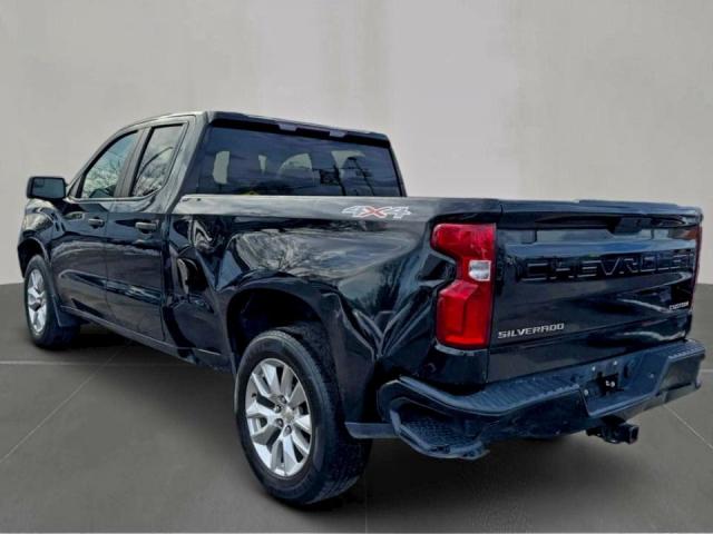 Chevrolet Silverado K1500 Custom Image 3