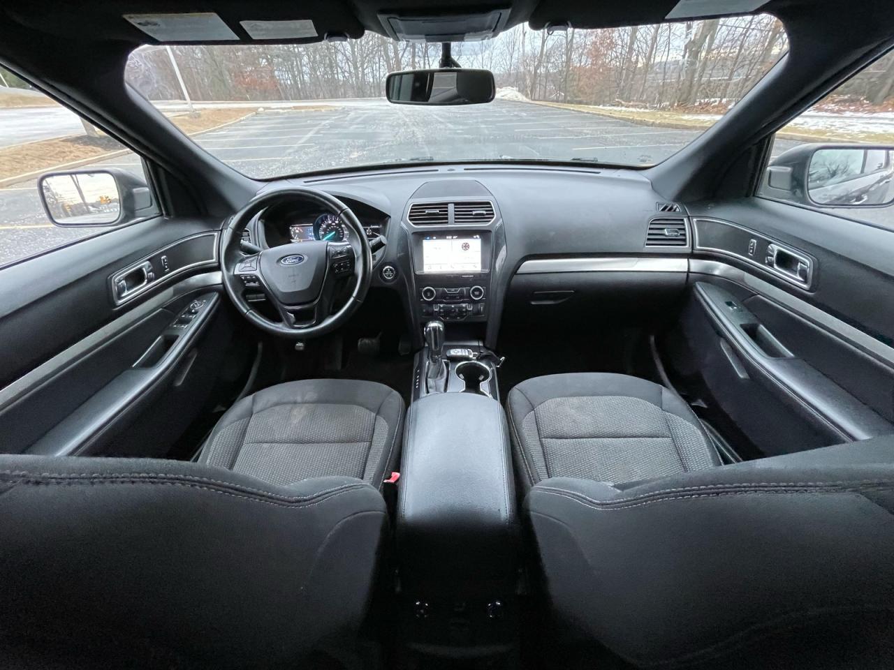 Ford Explorer Xlt Image 9