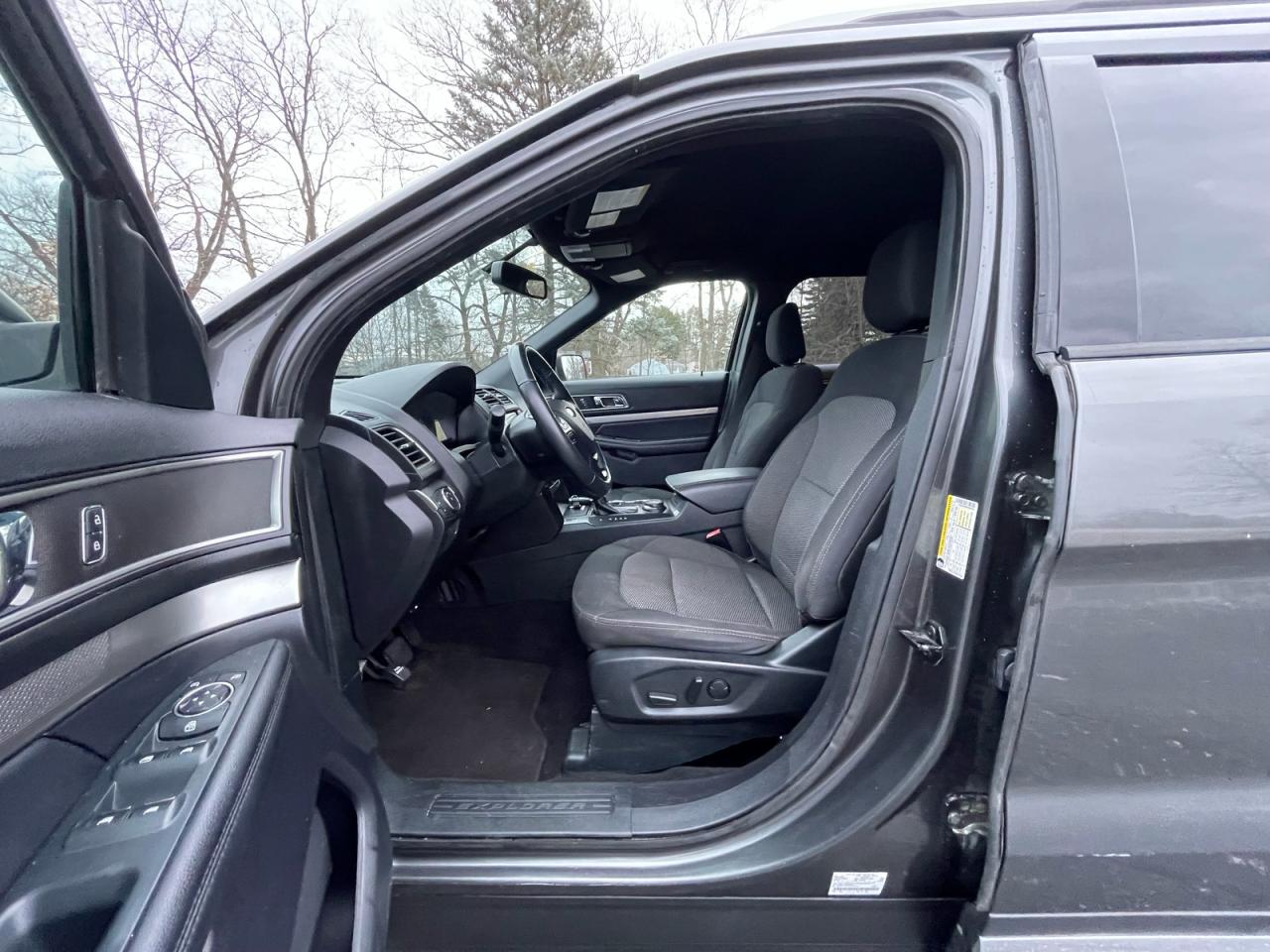 Ford Explorer Xlt Image 11