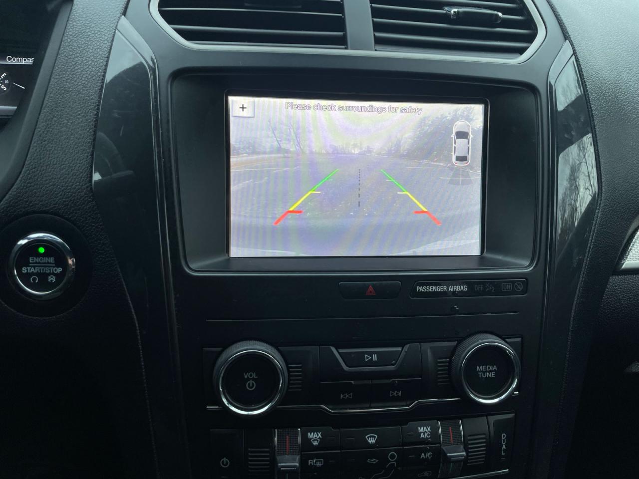 Ford Explorer Xlt Image 12