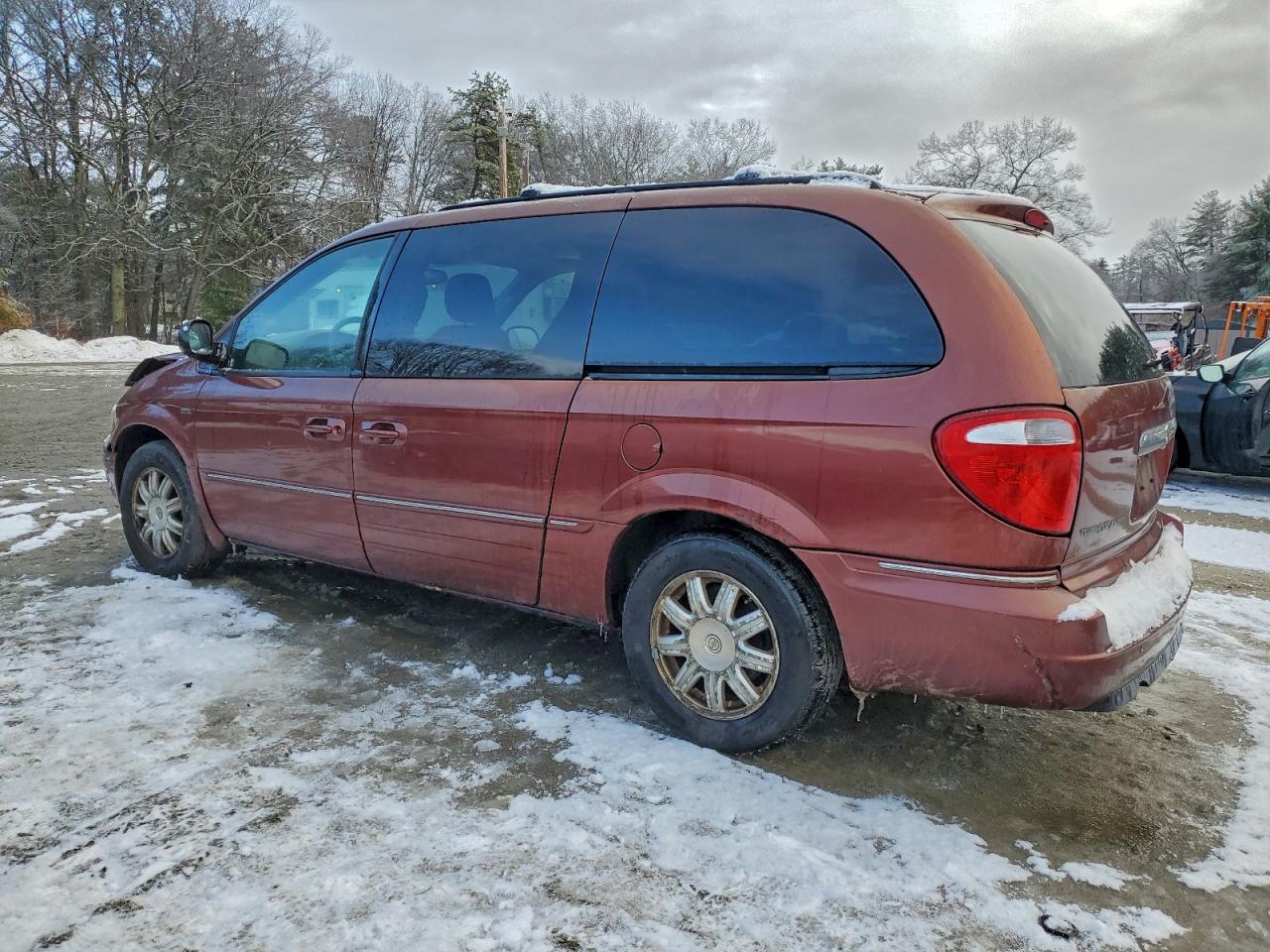 Chrysler Minivan Touring Image 7