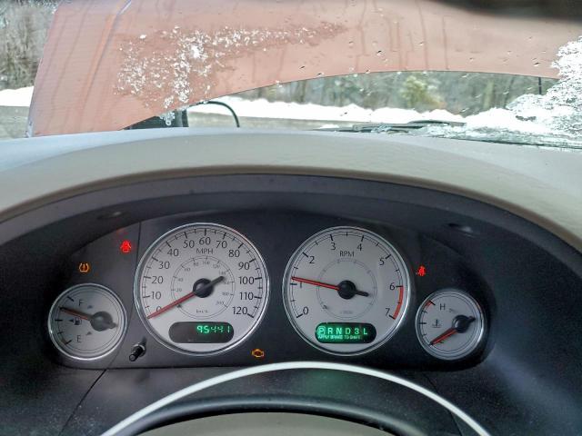 Chrysler Minivan Touring Image 11