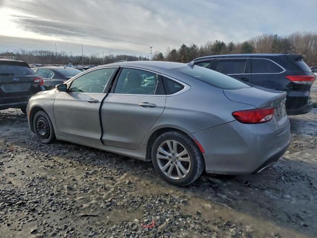 Chrysler 200 Limited Image 2